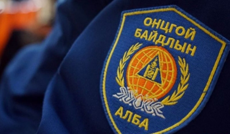 Баянхонгорт болох тэмцээнд оролцохоор явж байсан аврагчдын автобус осолджээ