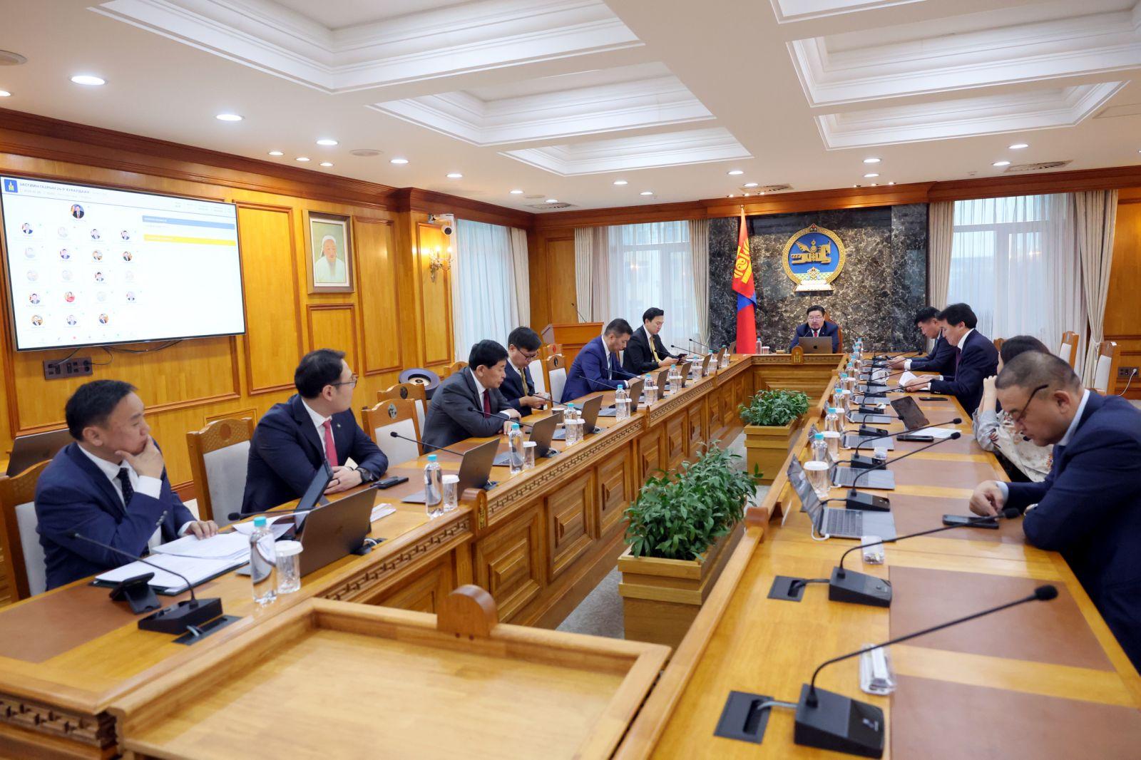 Гэр бүлийн тухай хуулийн шинэчилсэн найруулгын төслийг хэлэлцэж байна