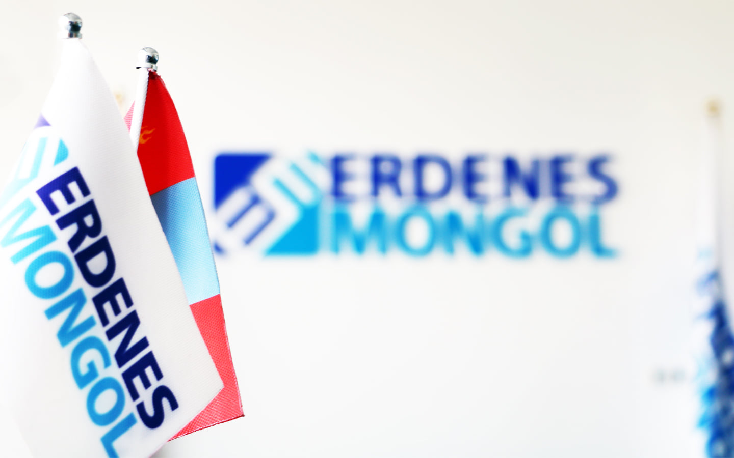 Иргэн Д.Мөнх-Эрдэний гаргасан үйлдэлд харамсаж буйгаа илэрхийлэв