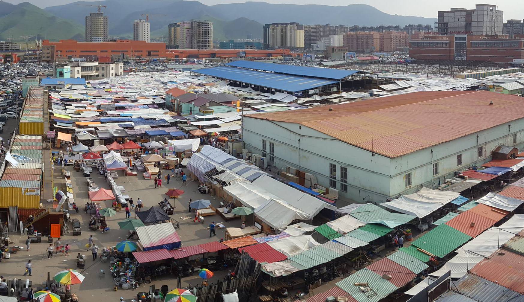 Хүнсний аюулгүй байдлыг хангах тухай хууль “Нарантуул”, “Барс” зах орчимд зөрчигдөж байна