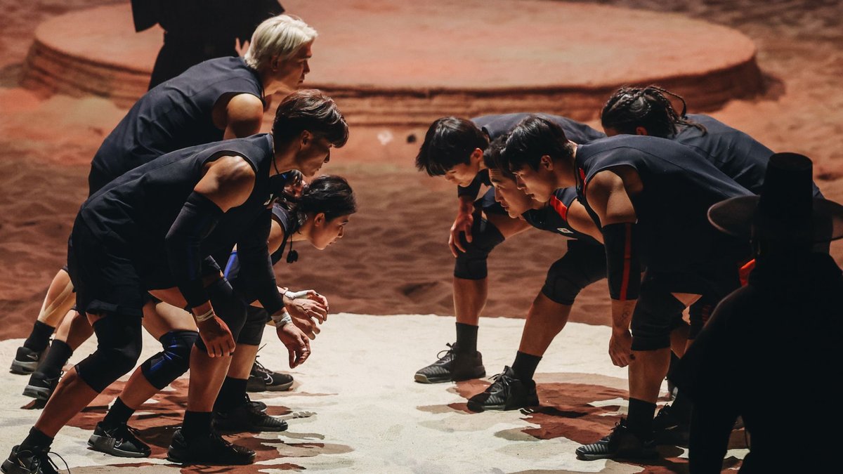 Netflix-ийн 'Physical: Asia' шоунд Мэнни Пакьяо эрт гарч, үзэгчдийг гайхшрууллаа