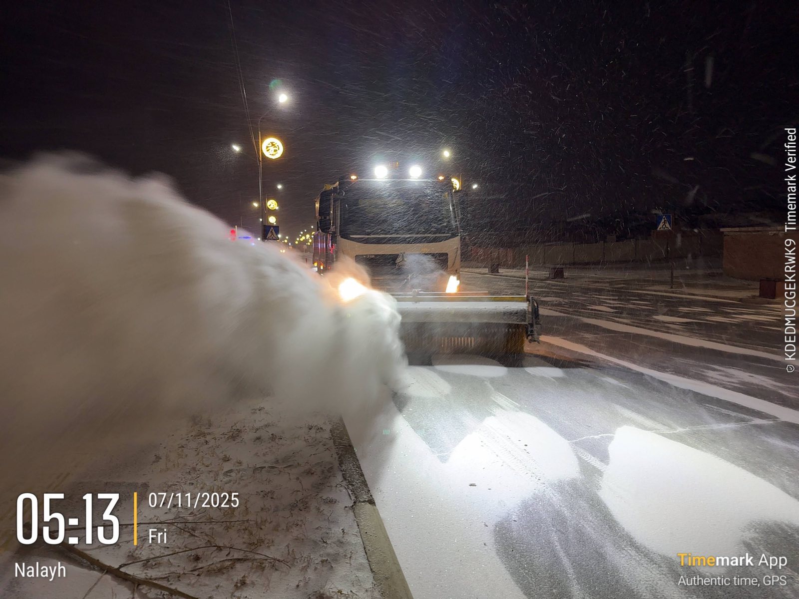 Урд шөнө орсон цасны улмаас нийслэл хотын ихэнх дүүргүүд цасанд хучигджээ