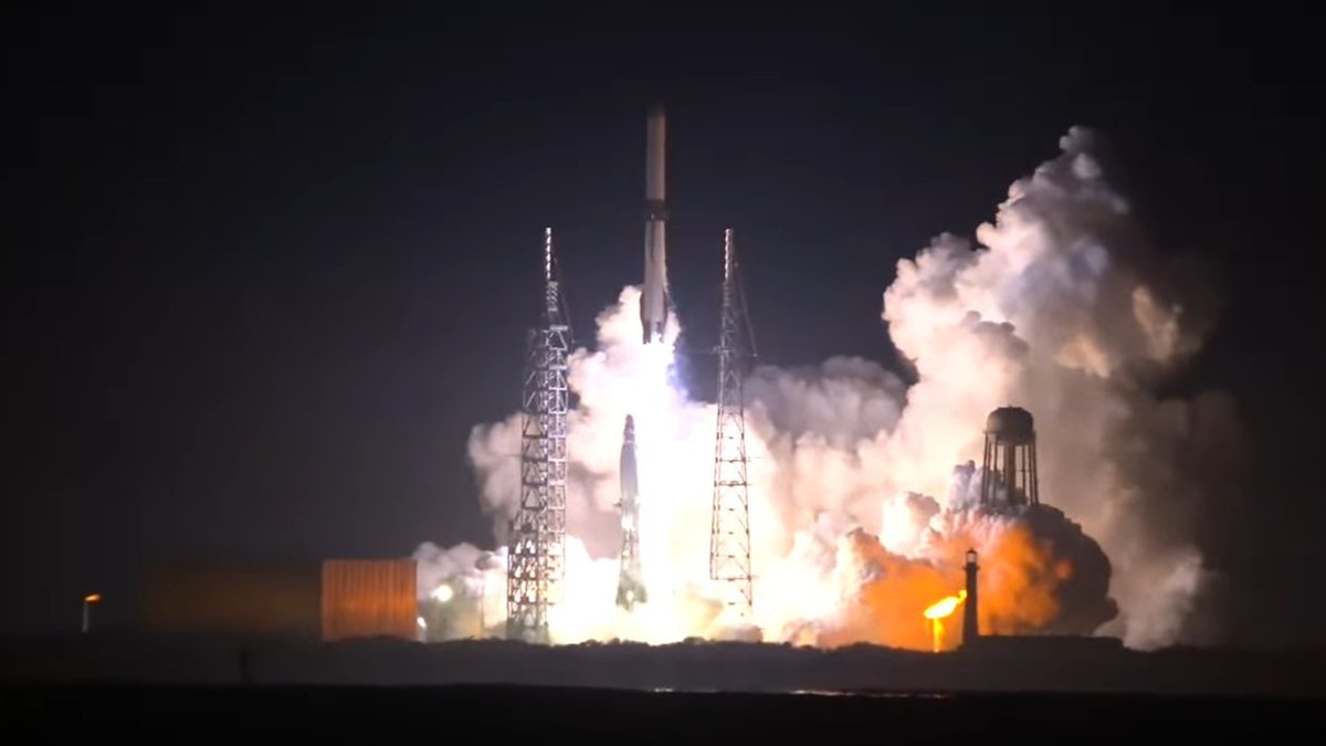 СпейсХ-ийн 2025 оны 100 дахь Starlink хөөргөлт: Сансрын шинэлэг ахиц, Артеми хөтөлбөрийн шинэчлэлүүд