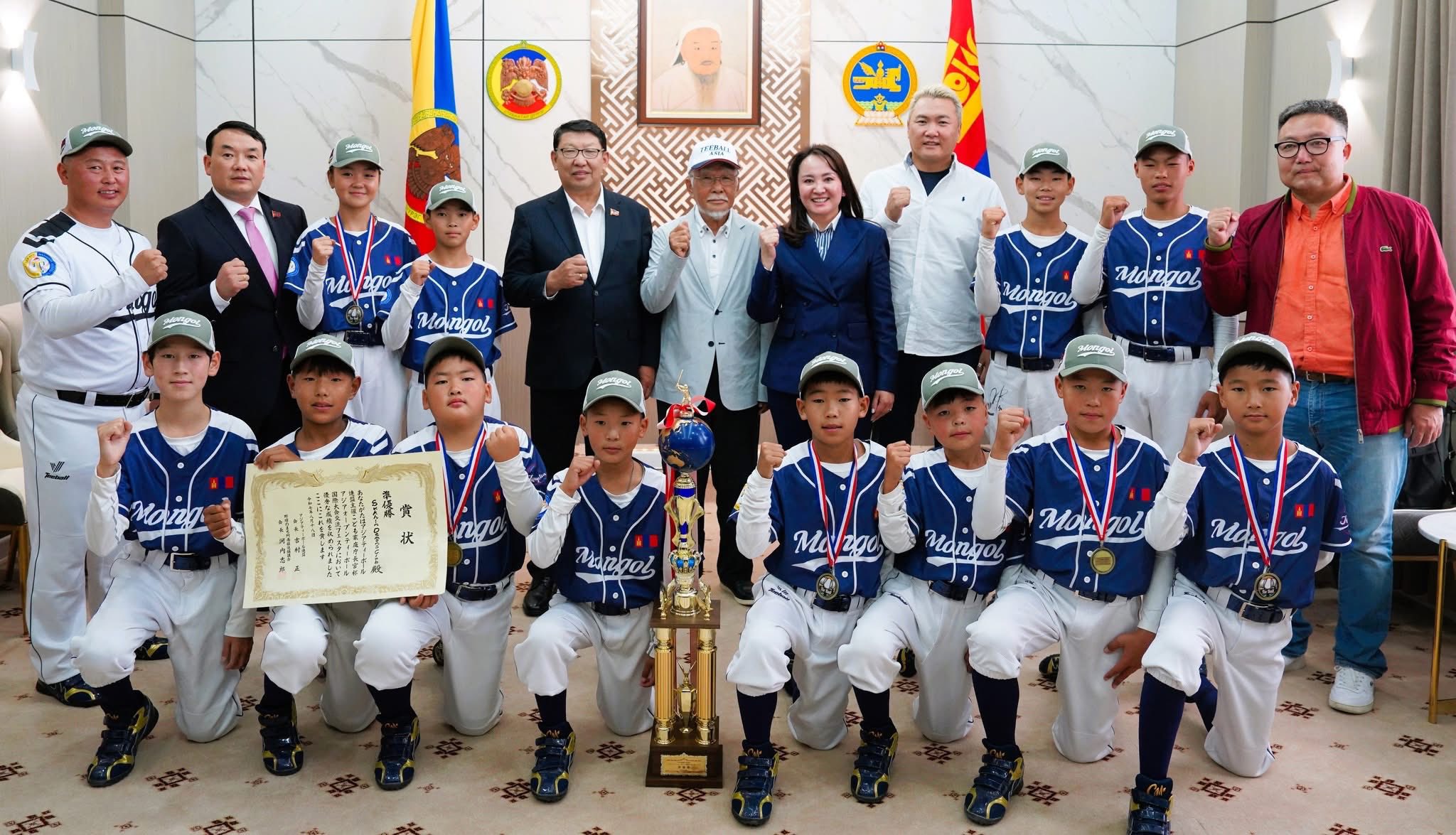Тийболын "Жанжин" холбоог Сүхбаатар дүүргийн Засаг даргын орлогч У.Өнөрцэцэг санаачлан байгуулжээ