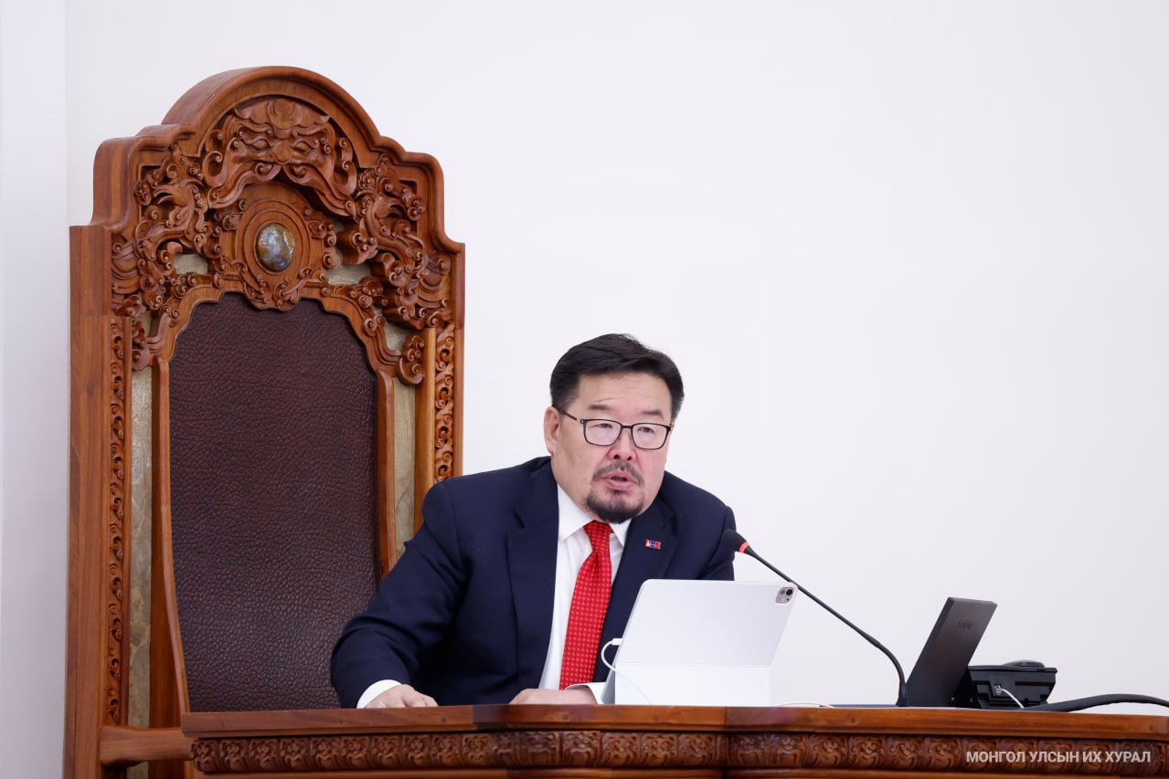 Ерөнхий сайд Г.Занданшатар МАН-ын даргын өрсөлдөөнөөс нэрээ татжээ