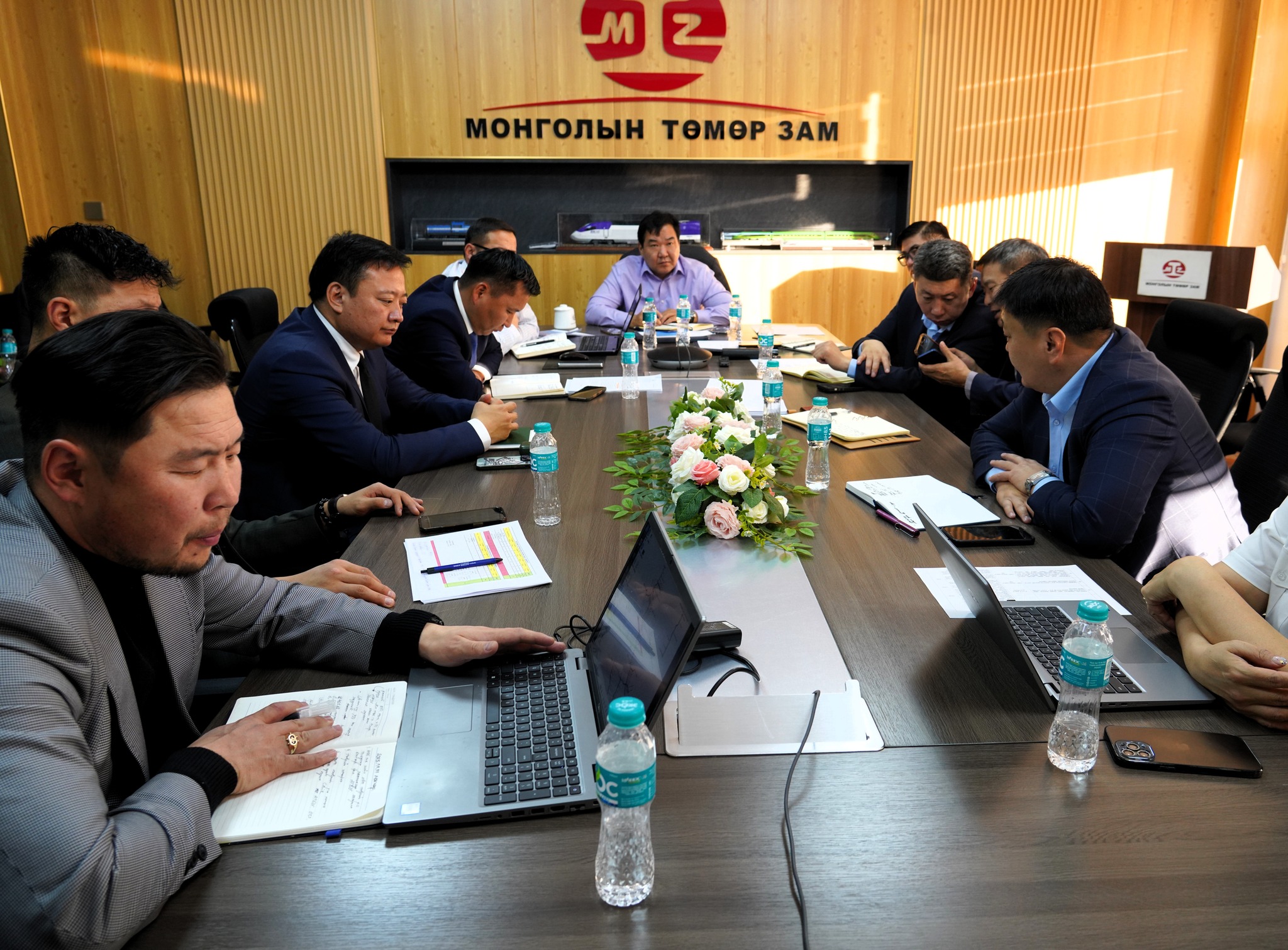 Манай улсад 2500 км шинэ төмөр замын сүлжээ байгуулах бодлого хэрэгжиж байна