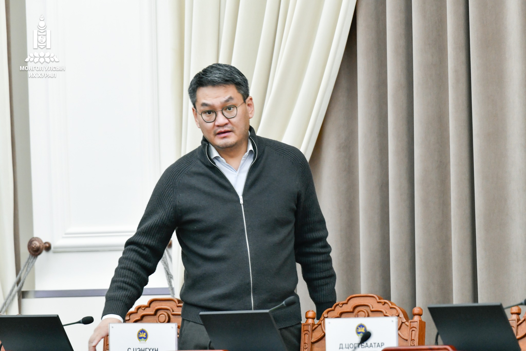 УИХ-ын гишүүн Ө.Шижир: Идэр есийн өвлийн хүйтнээр ЕБС-ийг амраагаад, хичээлийг наймдугаар сарын 1-нд эхлүүлдэг байвал ямар вэ