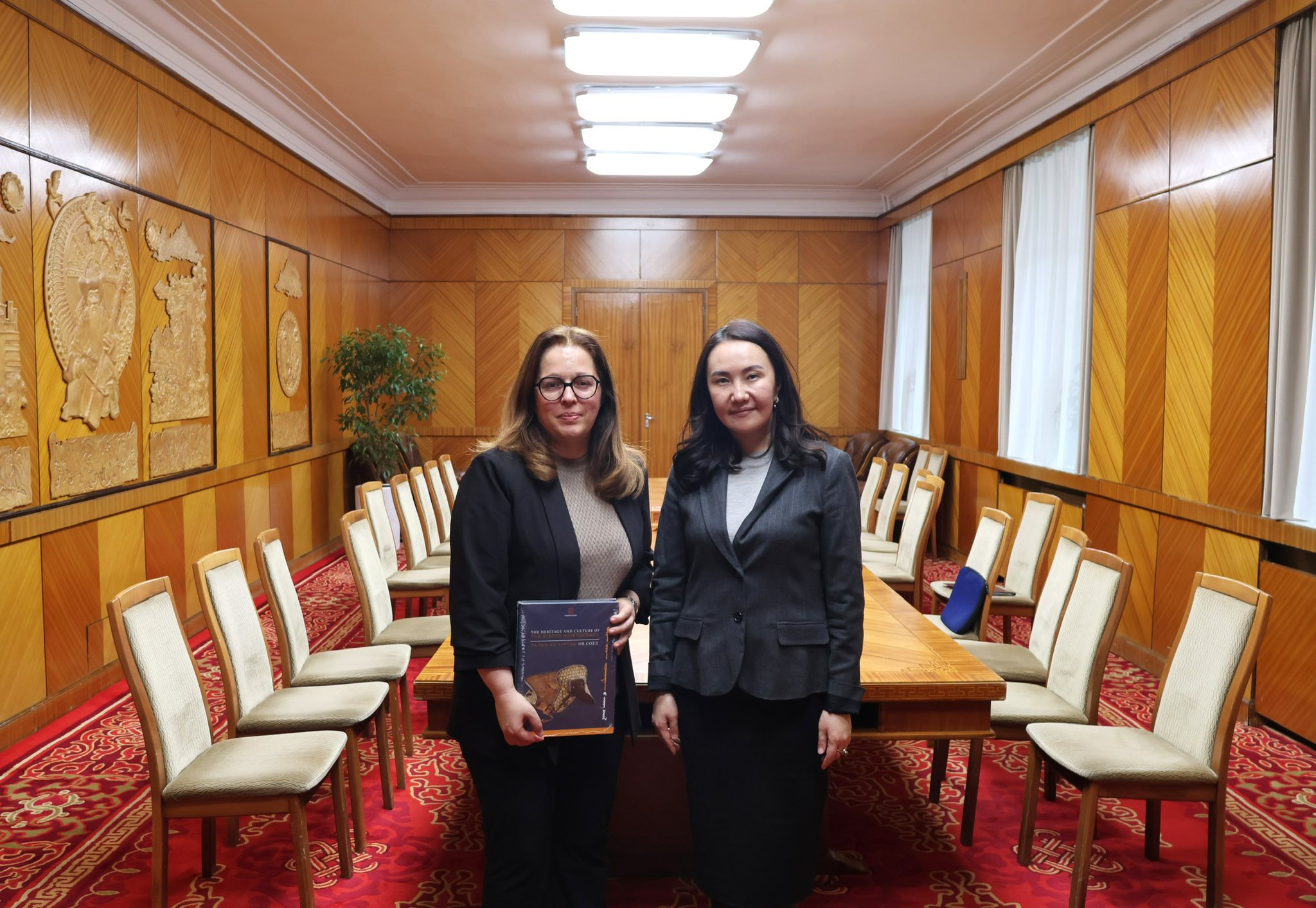 Тарбазаврын араг ясыг ойрын хугацаанд буцаан авчрахаар Франц Улстай хамтран ажиллана