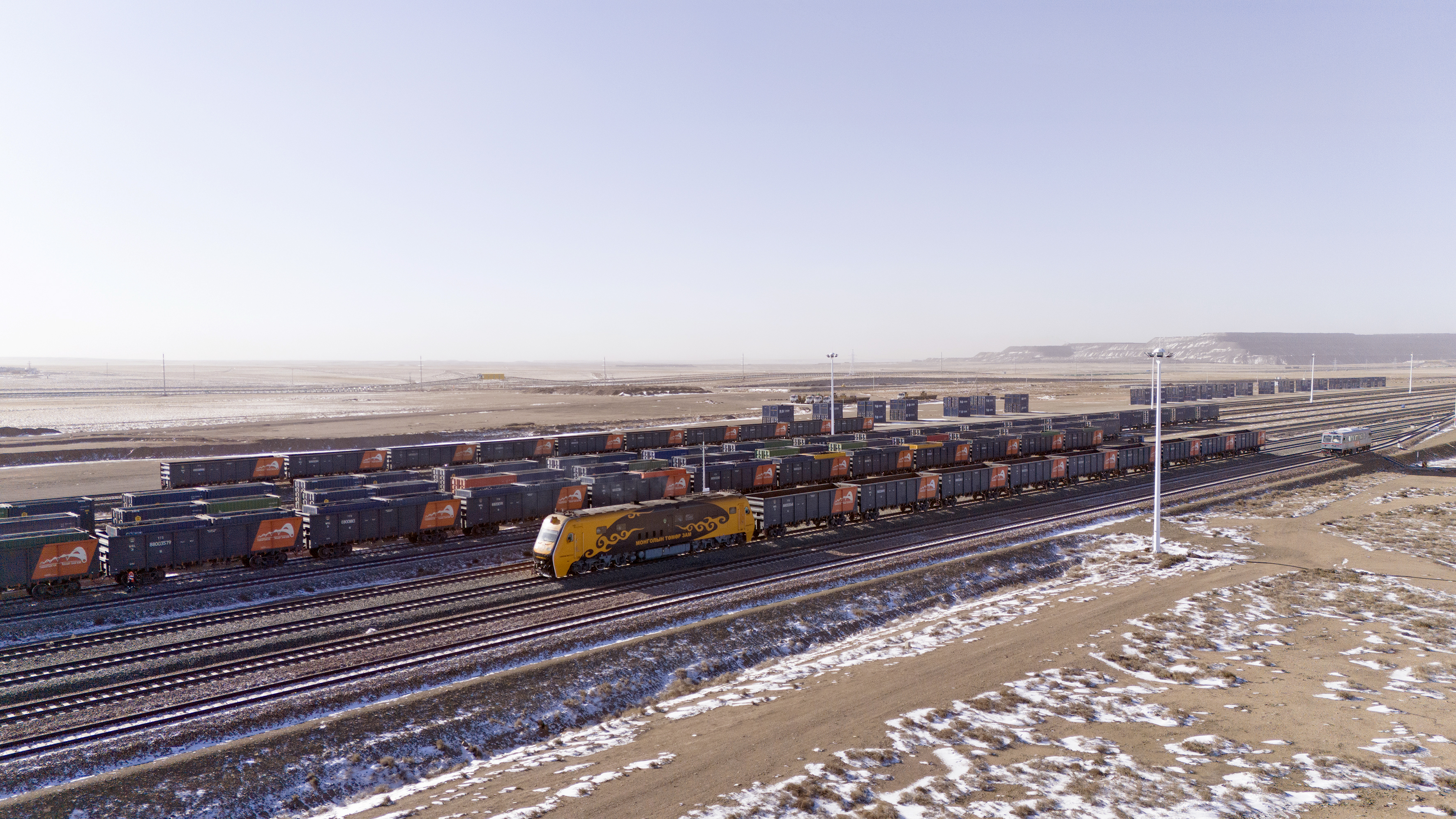 Тавантолгой-Гашуунсухайт чиглэлийн төмөр замаар таван сарын дотор 3 сая тонн нүүрс тээвэрлэжээ