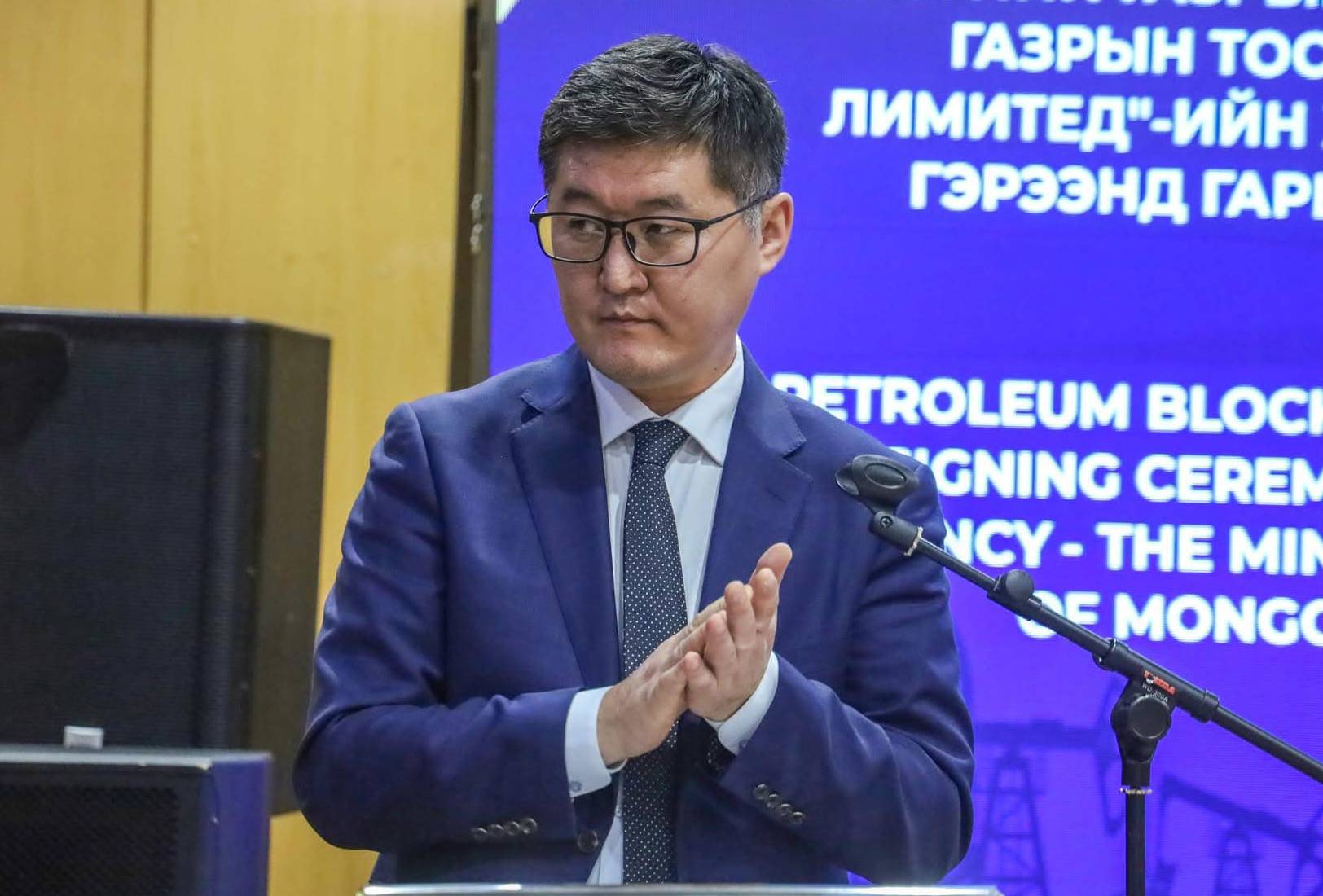 АМГТГ-ын даргын үүрэг гүйцэтгэгч асан Ш.Ганхуяг 2.7 тэрбумын хахуулиа үл хөдлөх хөрөнгө болгосон уу