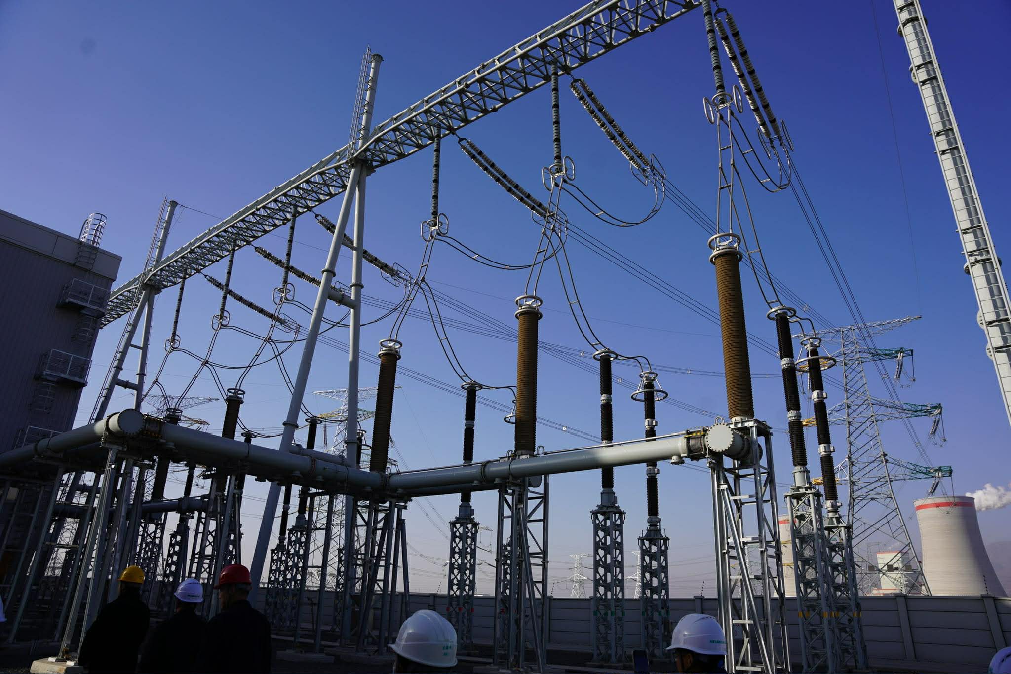 Оюутолгойн цахилгаан эрчим хүчийг 2012 оноос хойш ӨвөрМонголын "Гуехэ" Цахилгаан эрчим хүчний компани хариуцан ажиллаж байна