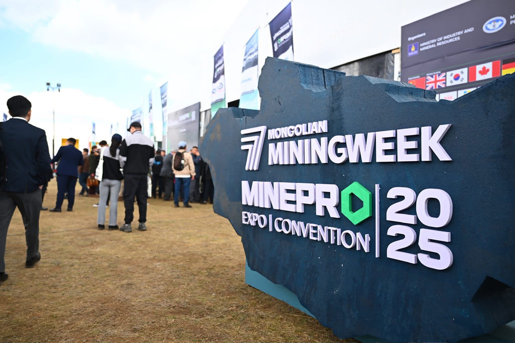 "MiningWeek&MinePro-2025" арга хэмжээ эхэллээ