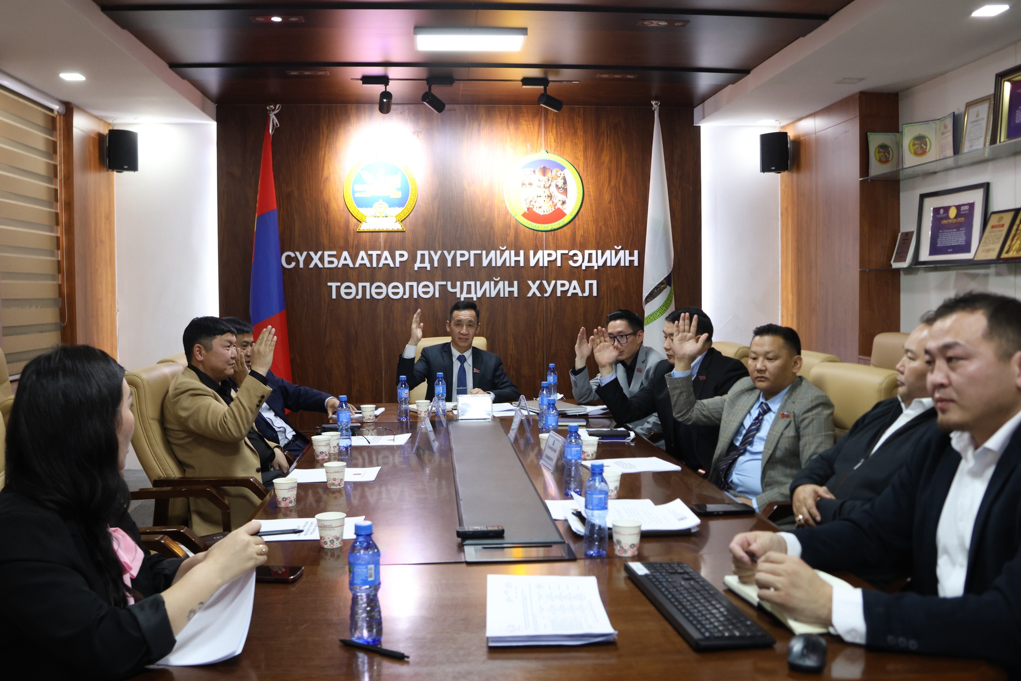 Сүхбаатар дүүргийн ИТХ-ын Газрын харилцаа, байгаль, экологийн хорооны хуралдаан боллоо