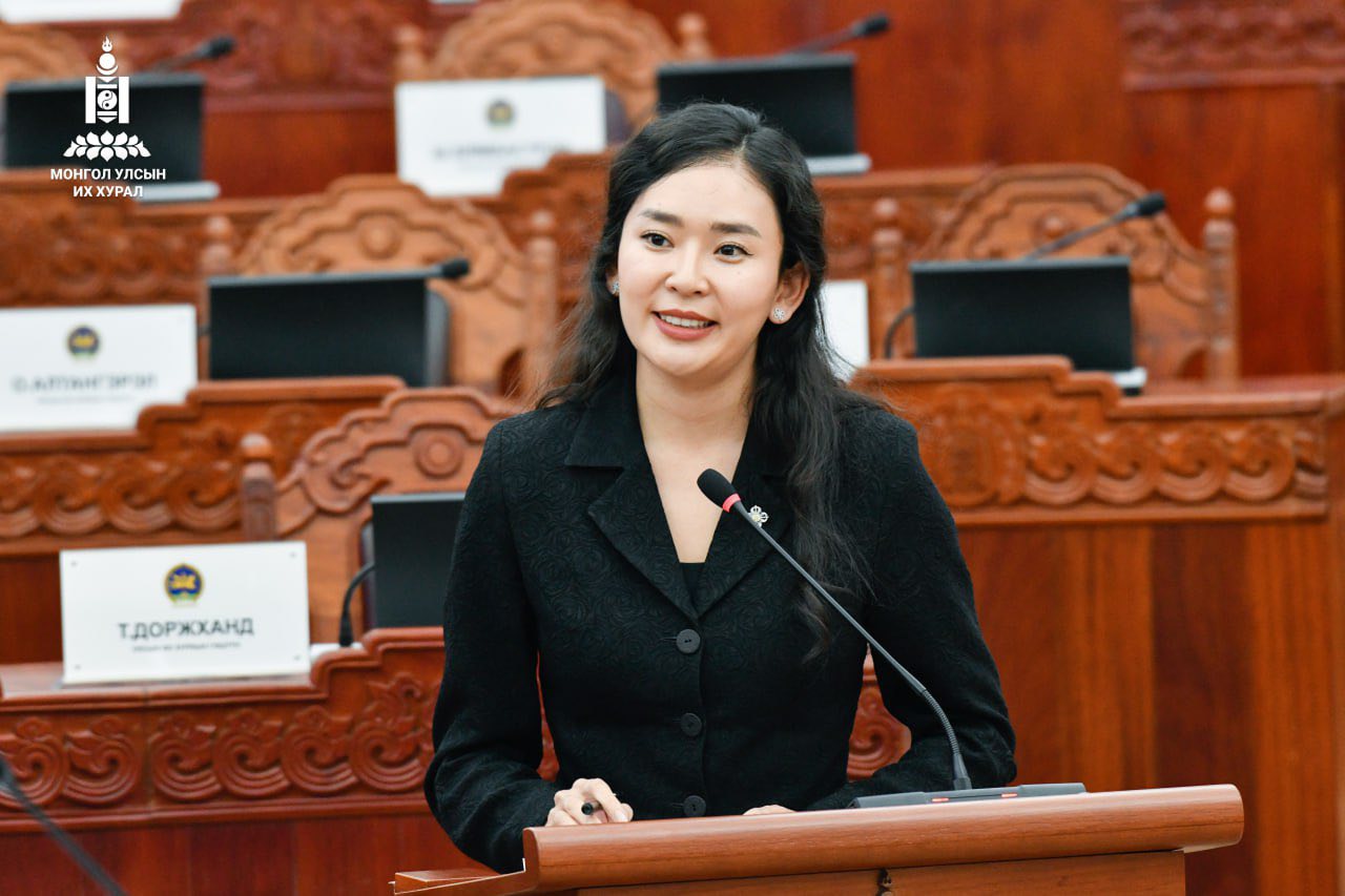 Хамгийн залуу гишүүн С.Цэнгүүн гадаад томилолтод 22 удаа явжээ