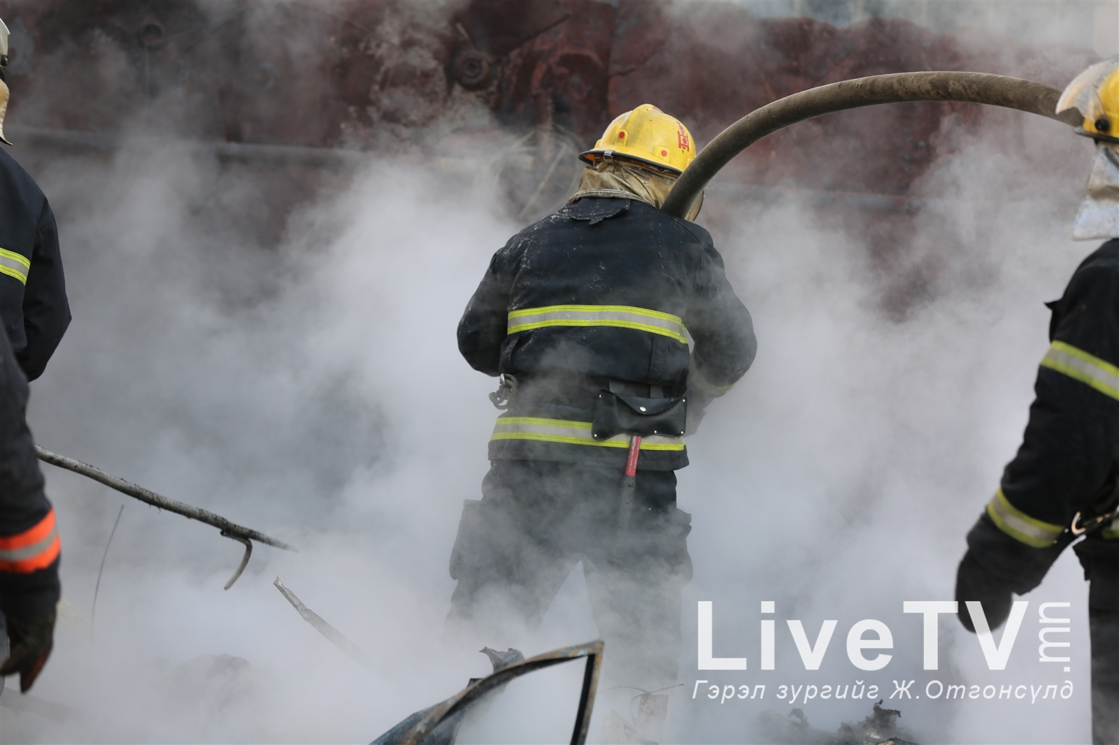 Гал гарч байсан орон сууцнаас 30 иргэнийг эсэн мэнд гаргажээ