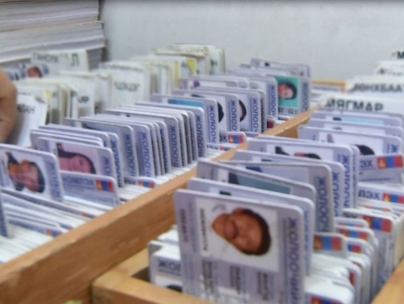 "Жолооны үнэмлэх гаргана" гэх нэрийдлээр иргэдийг залилсан 21 хэргийг шалгаж байна