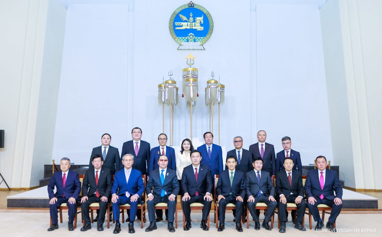 УИХ-ын дарга, УИХ-ын Ерөнхий нарийн бичгийн даргаар ажиллаж байсан төрийн зүтгэлтнүүдэд хүндэтгэл үзүүлжээ
