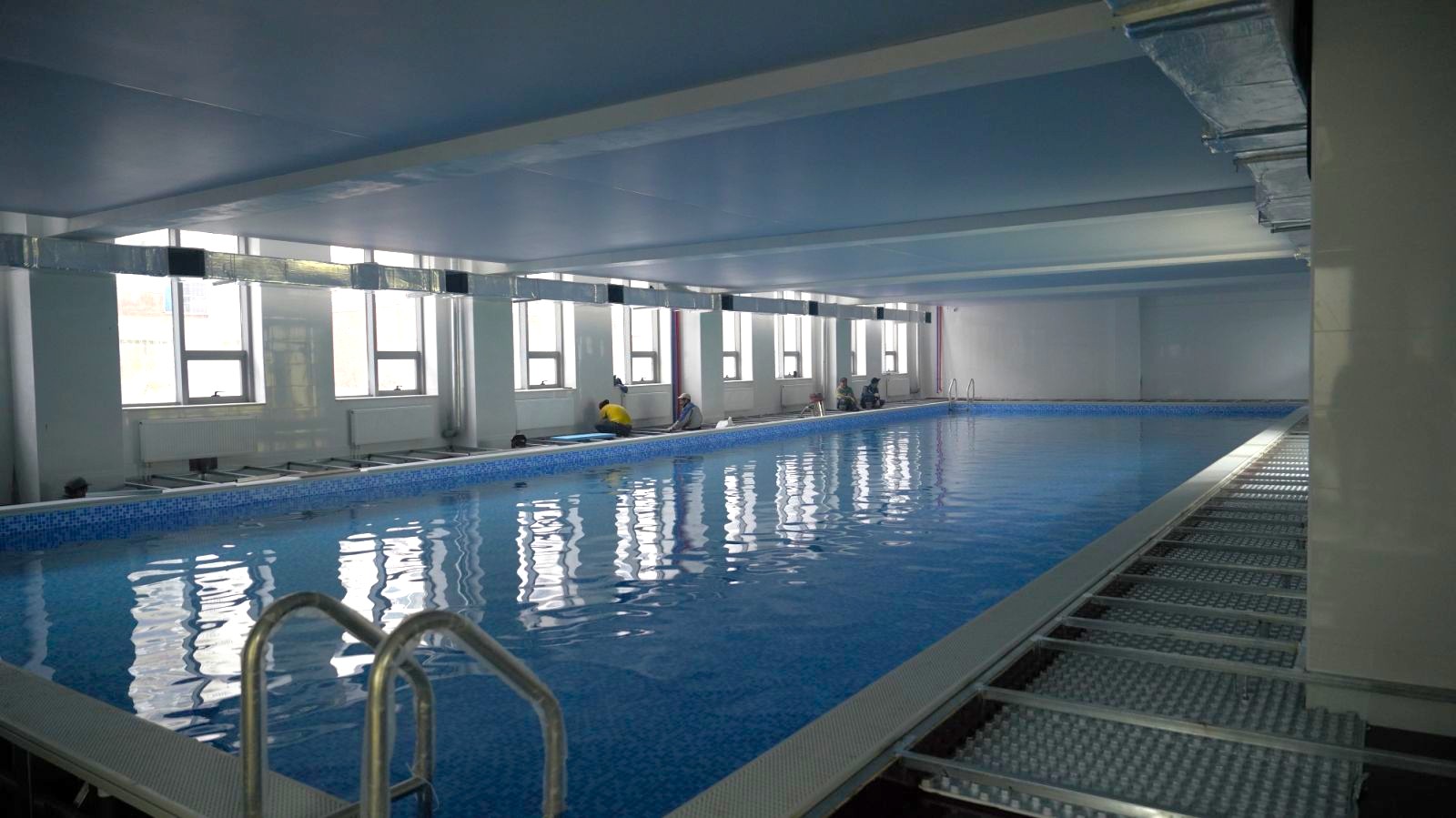 Олон улсын стандартын усан бассейн бүхий спорт цогцолборыг нийслэлийн гурван сургуульд барьж байна