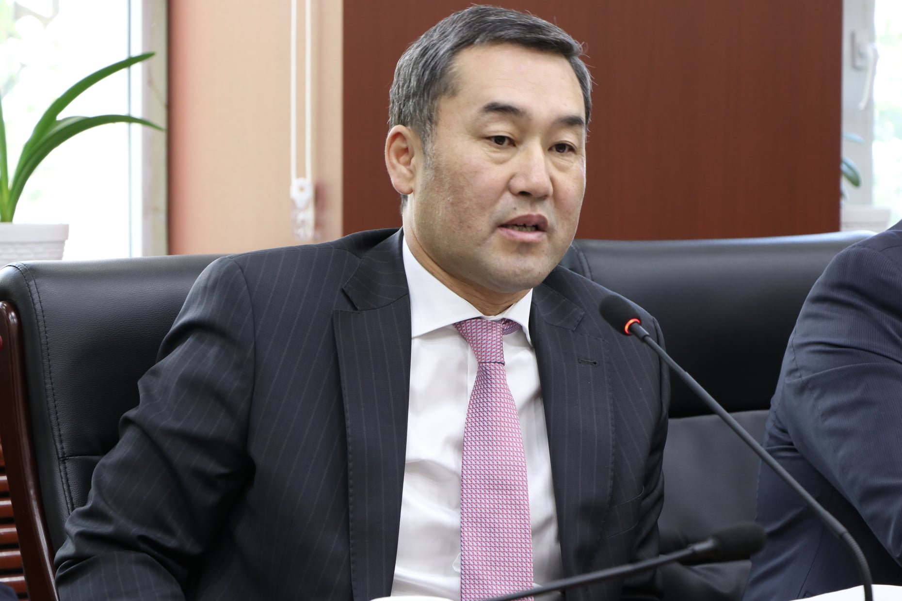 Н.Тавинбэхийг хэрэгт татсаны шалтаг нь Солонгосын төсөл, шалтгаан нь Вьетнамынх гэв үү?!