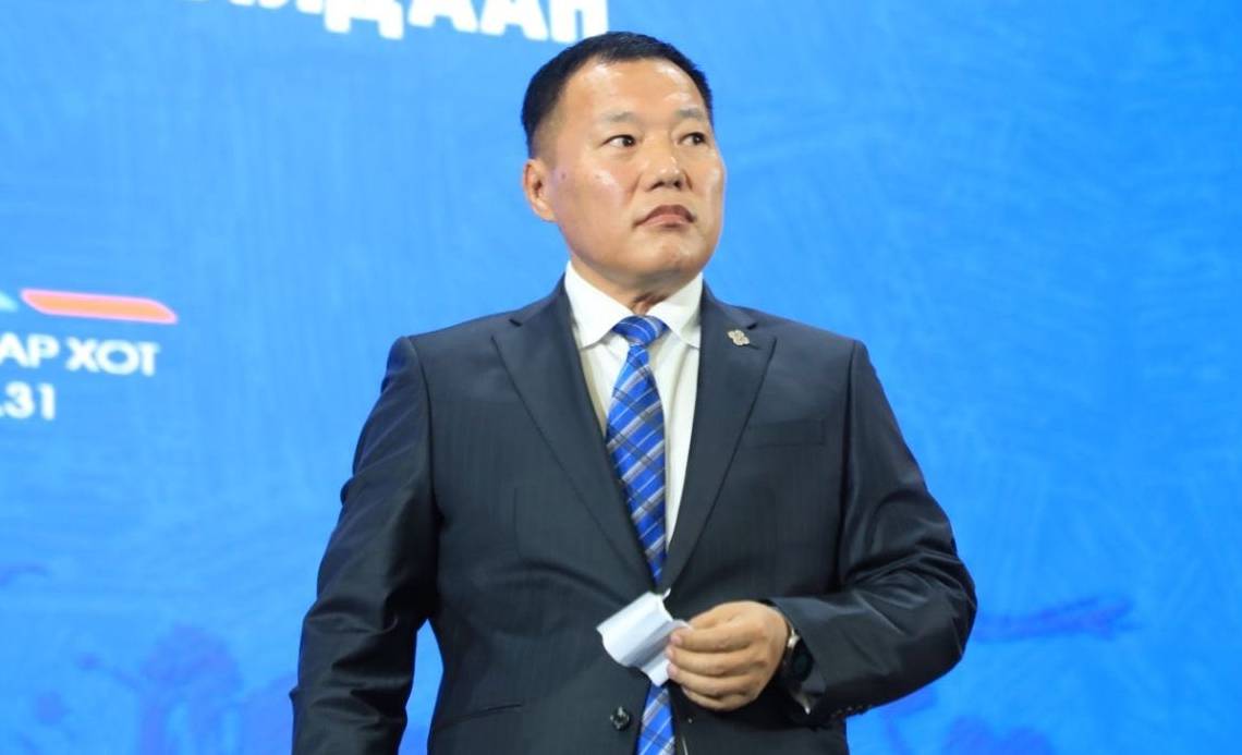 АН-ын түүхэнд ийм “аядуу зөөлөн” дарга байсан уу?