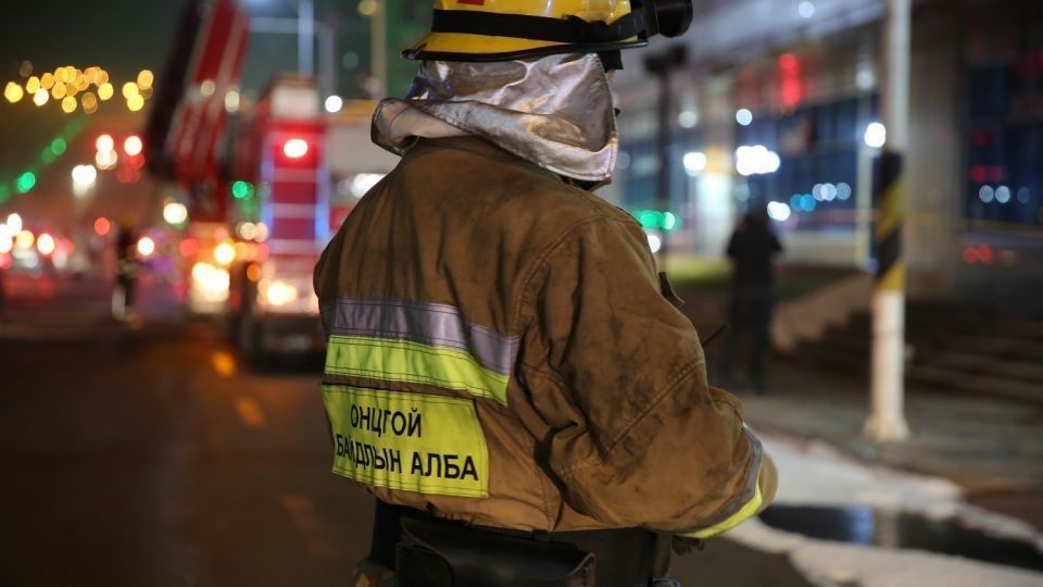 Засварын газар гал гарч, гурван машин шатжээ