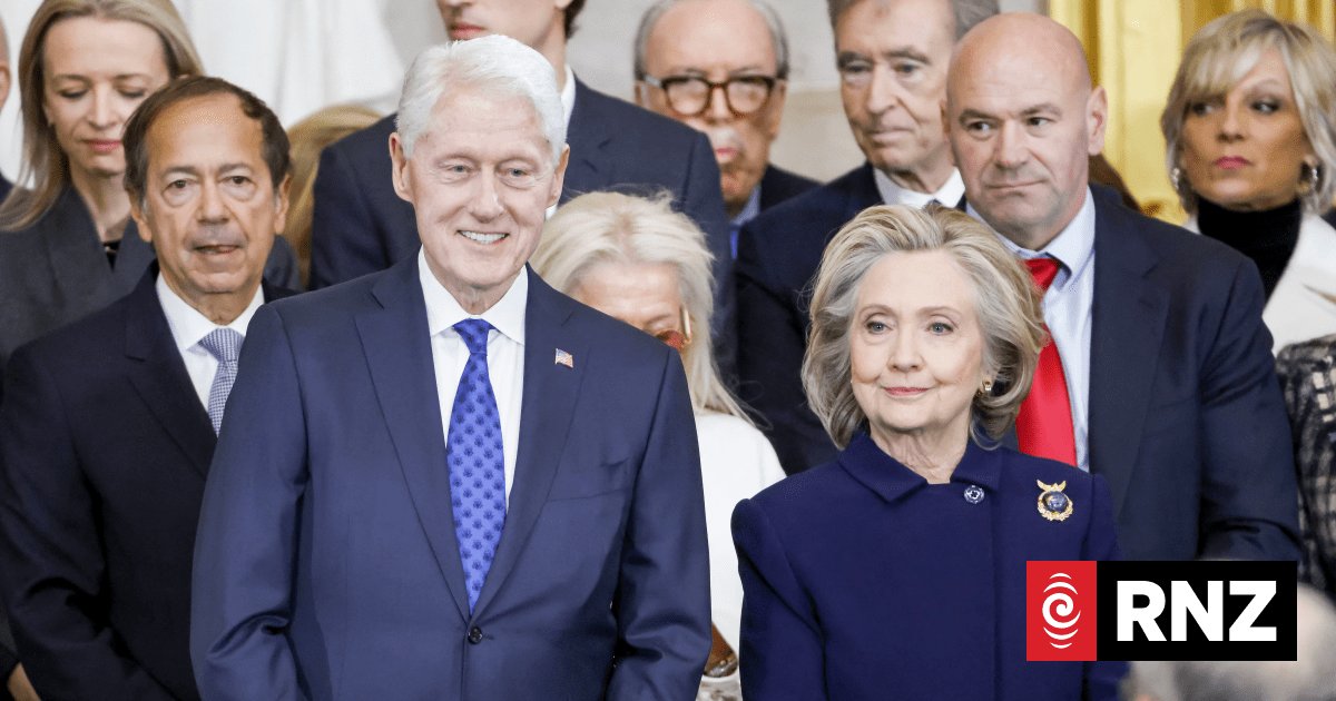 Билл болон Хиллари Клинтон нар Эпштейний хэргээр мэдүүлэг өгөхийг зөвшөөрлөө