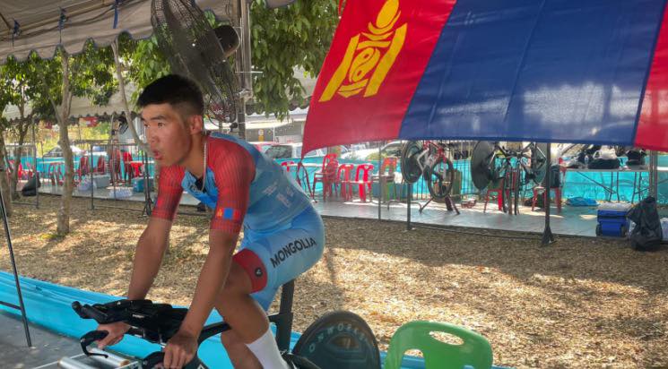 ОУХМ Х.Тэмүүлэн Азийн аварга шалгаруулах тэмцээнээс мөнгөн медаль хүртлээ