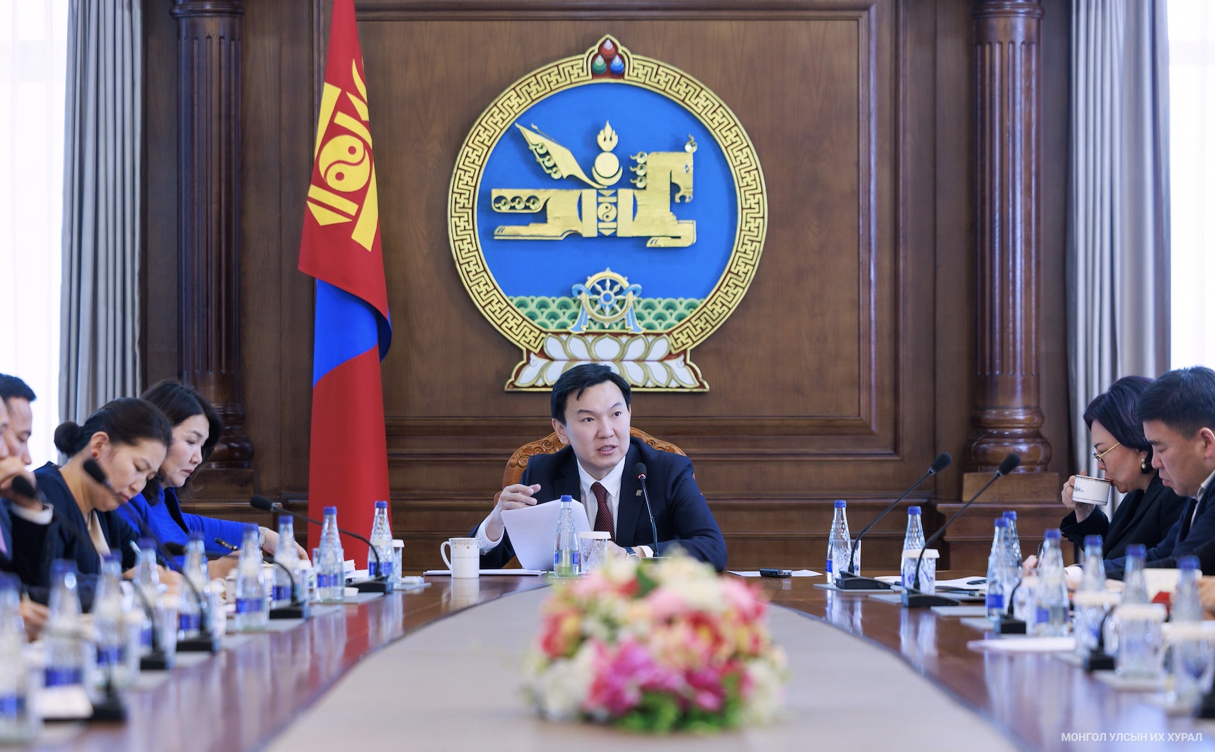 Ахмадуудын тэтгэвэр, нийгмийн халамжийг нэмэгдүүлэх талаарх иргэдийн саналыг уламжиллаа