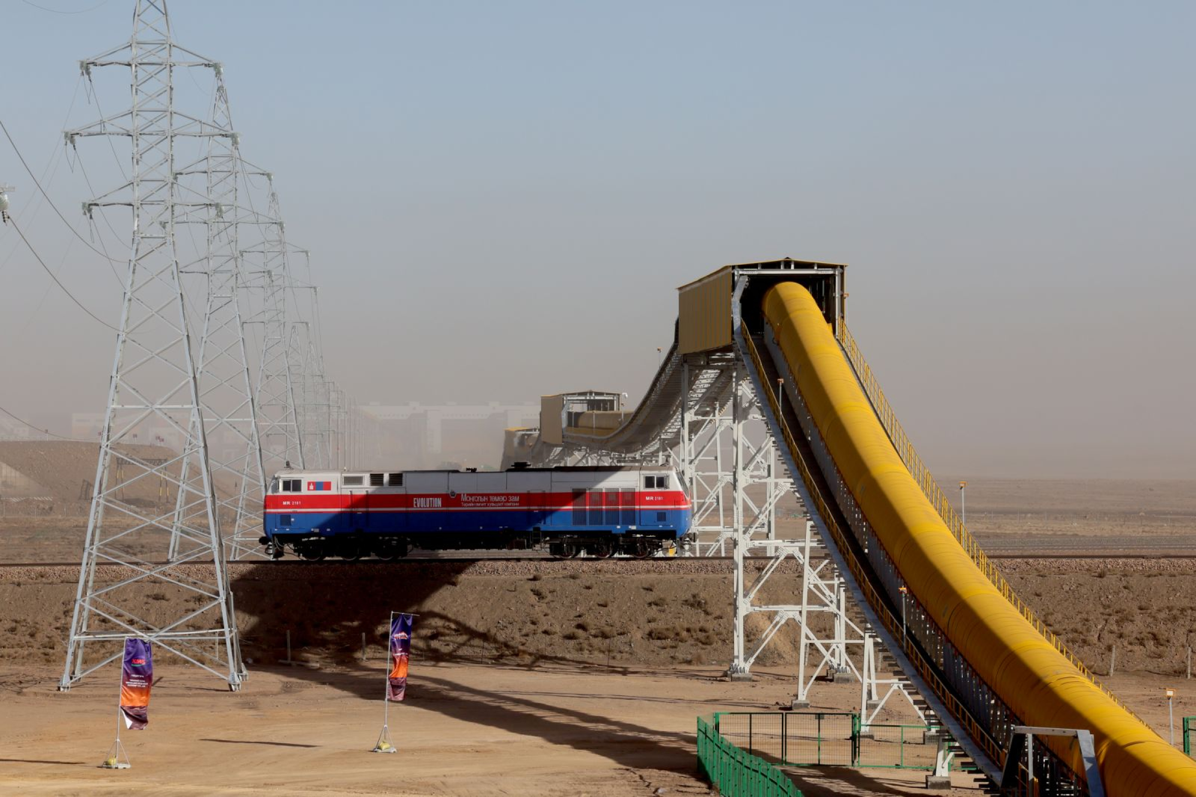 “Эрдэнэс тавантолгой”-н уурхайд баяжуулах үйлдвэрийн тэжээлийн нүүрс тээврийн конвейер, бутлуурын систем, авто ачилтын байгууламж ашиглалтад орлоо