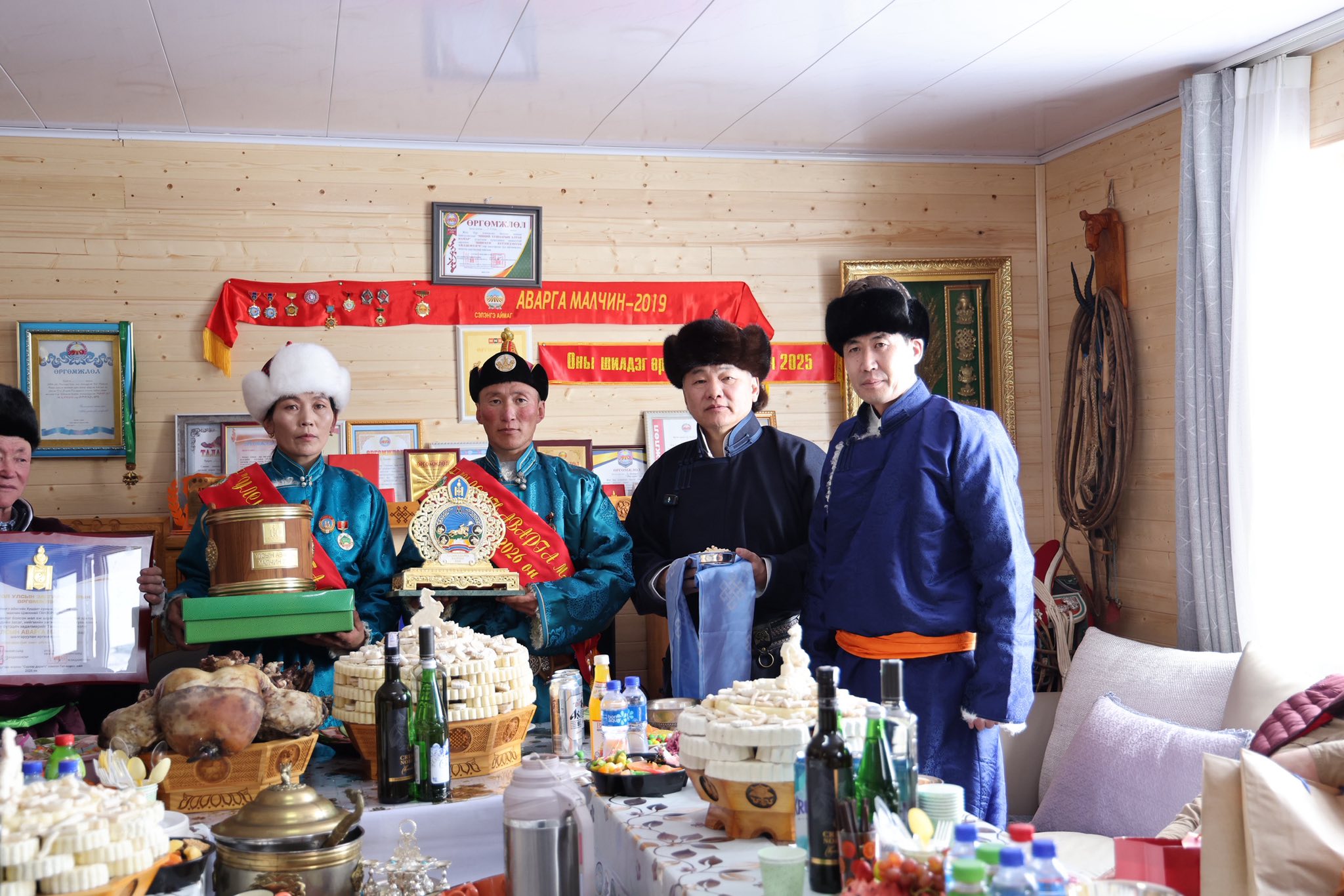 Сэлэнгэ аймгийн Хушаат сумын малчин Ц.Ганзориг “Улсын аварга малчин” боллоо