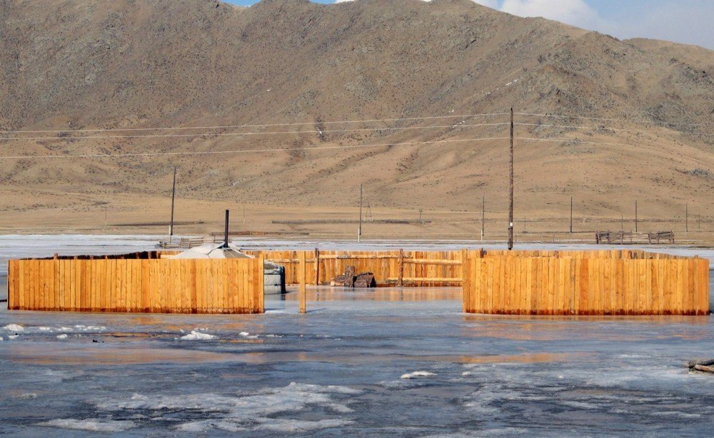 Сэлэнгэ, Дархан-Уул, Увс, Баян-Өлгий аймагт шар усны үер буух эрсдэл маш өндөр байгааг ОБЕГ анхааруулав