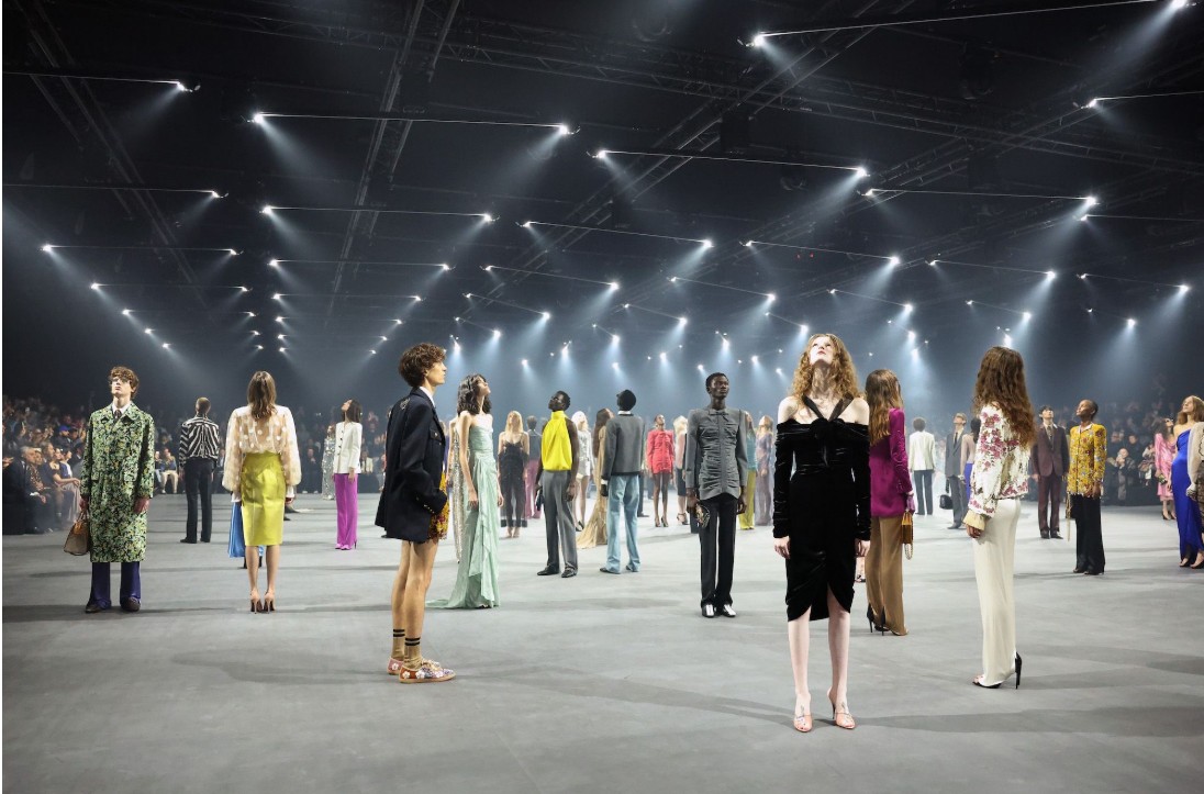 ФОТО: Парисын загварын долоо хоногт Loewe, Givenchy, Lanvin, Issey Miyake, Mugler брэндүүд шинэ загвараа танилцууллаа