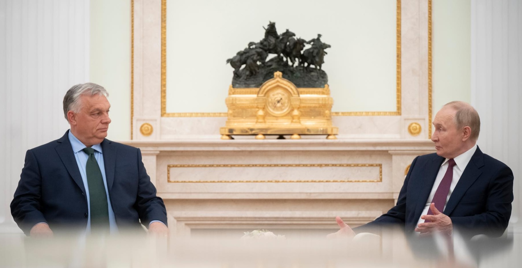 Унгарын парламентын сонгуульд Оросын тагнуулын алба хөндлөнгөөс оролцож байгаа нь илэрчээ