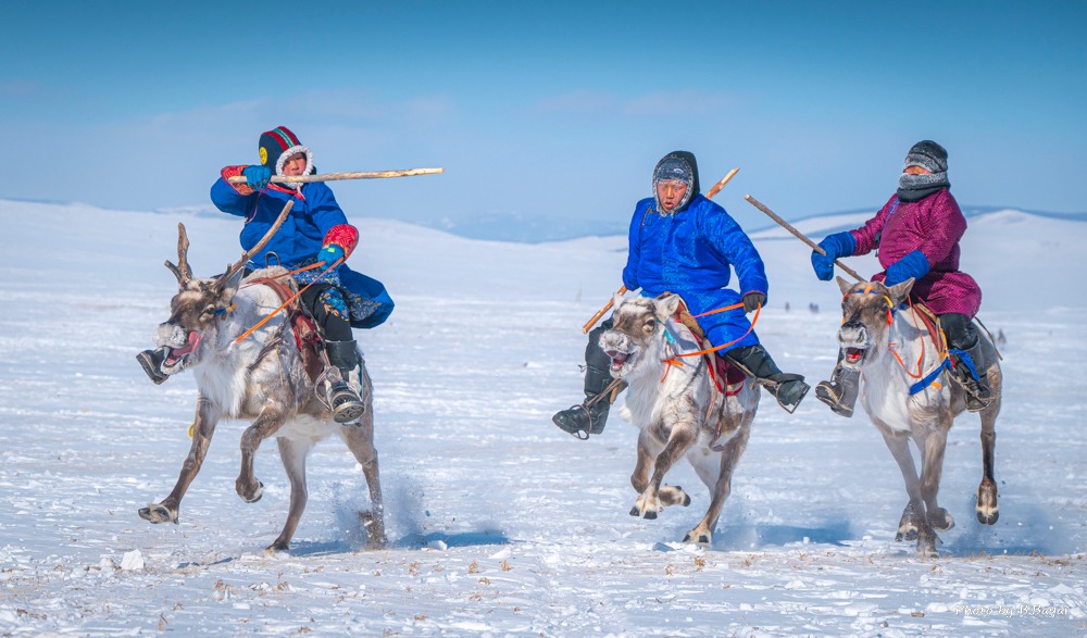 Баруун аймгуудын ихэнх нутаг, төвийн аймгуудын нутгийн баруун хойд хэсгээр бороо, нойтон цастай