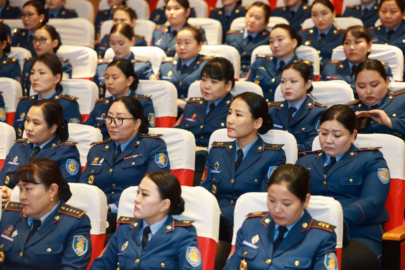 Нийслэлийн онцгой байдлын газрын эмэгтэй алба хаагчдын уулзалт, зөвлөгөөн боллоо