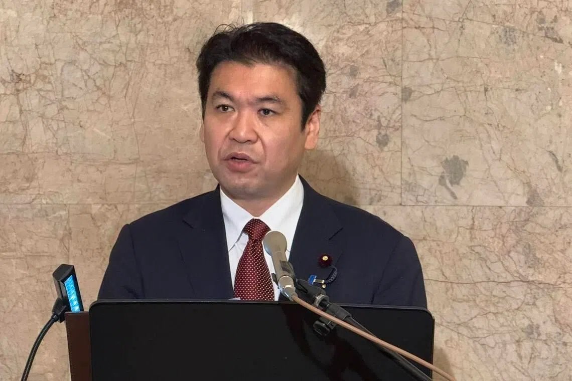 Японы Ерөнхий сайд Санаэ Такайчи хайрын дуулианд холбогдсон сайдаа албан тушаалд нь үлдээжээ