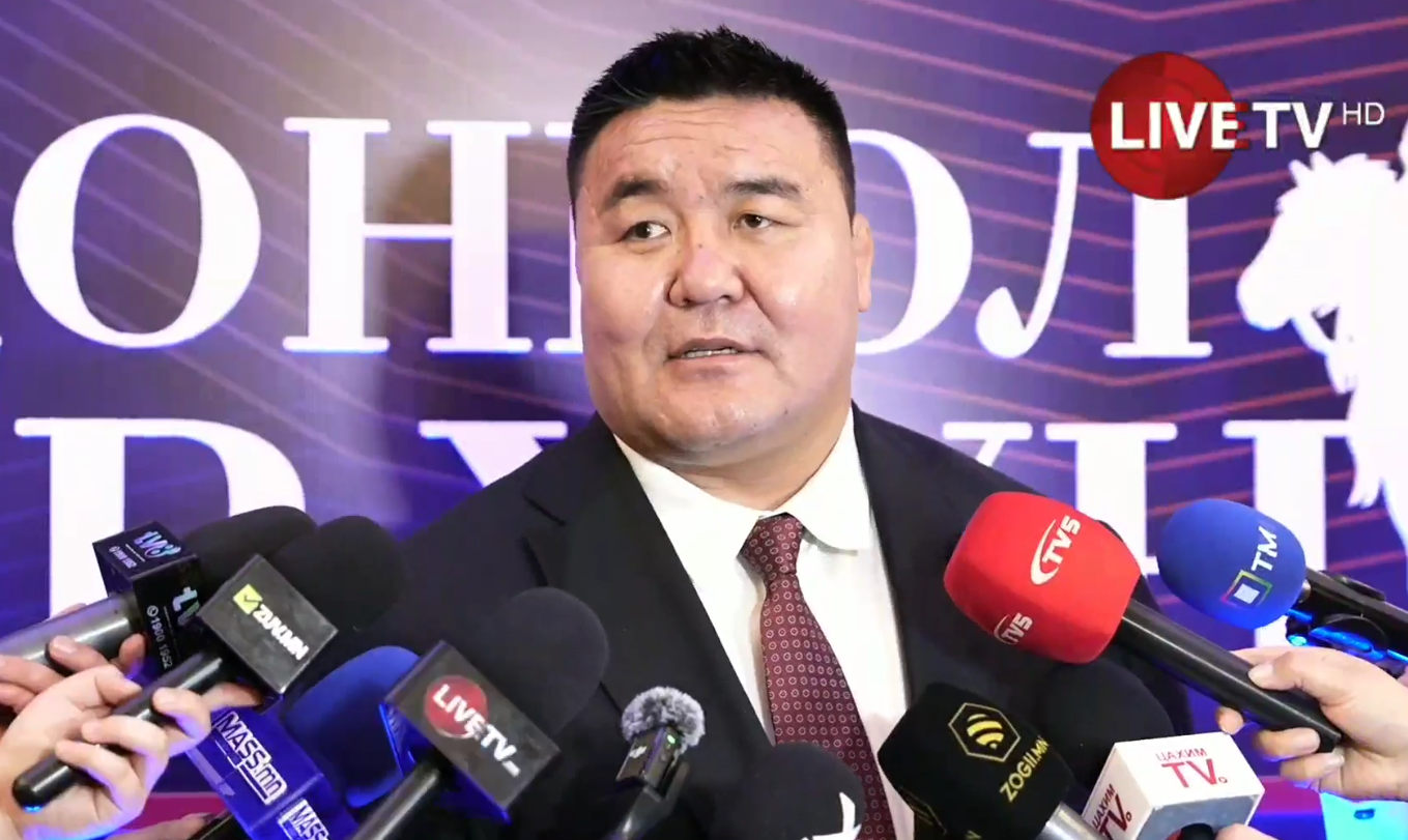 🔴Монгол Улсын аварга С.Мөнхбат: "Эр хүн уйлдаггүй" гэх ойлголт нь гоншигнохгүй, худал хэлэхгүй, хариуцлагатай байхыг сургаж ирсэн