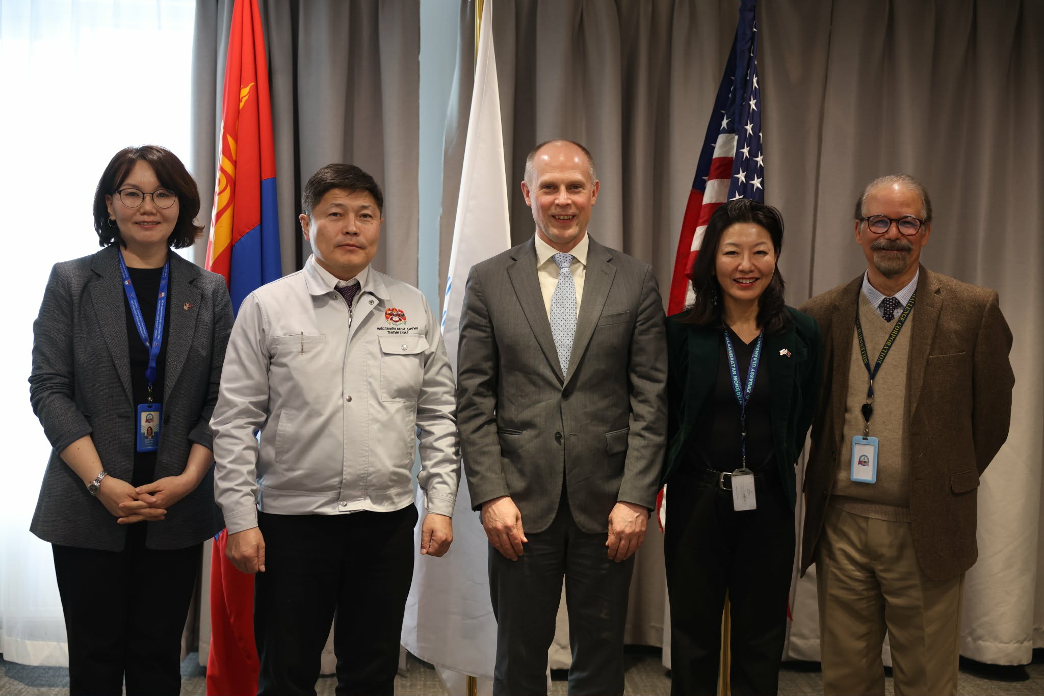 Хотын дарга Х.Нямбаатар АНУ-ын Мянганы сорилтын корпорацын төлөөлөгчидтэй уулзав