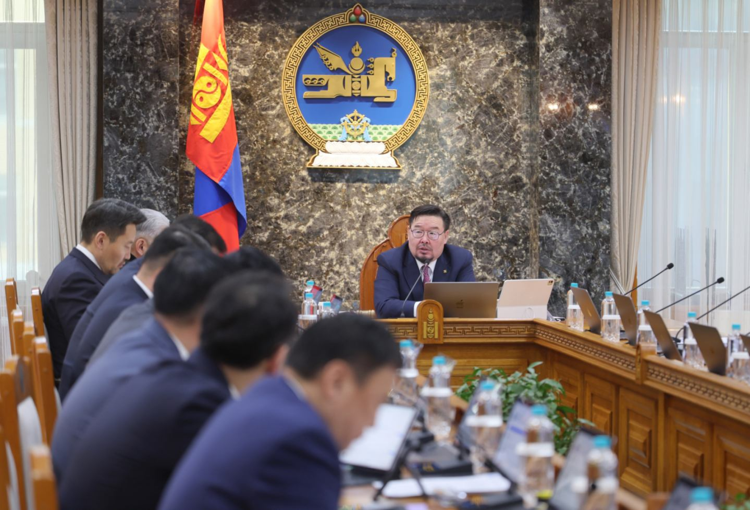 Газрын тосны бүтээгдэхүүний импорт, үнийн талаар хэлэлцэж байна