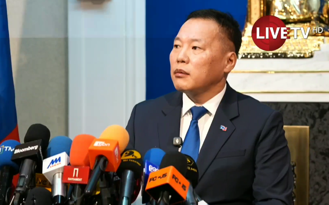 🔴О.Цогтгэрэл: Аль нэг намын дарга парламeнтын дарга байж болохгүй