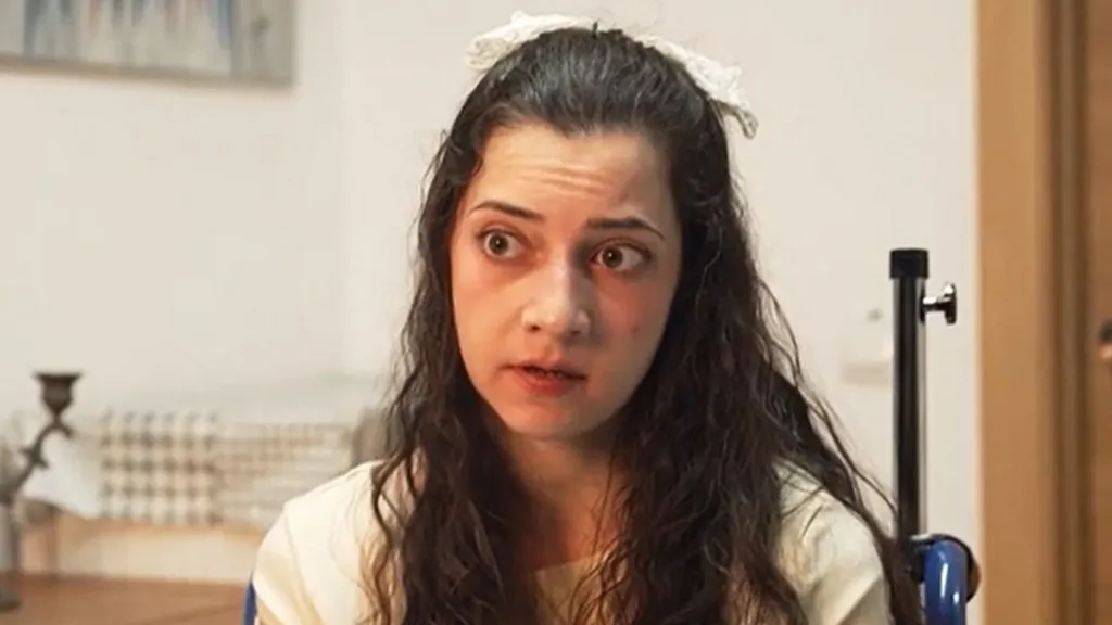 Хөнгөвчлөх эмчилгээ хийлгэх эрхийнхээ төлөөх аавтайгаа хоёр жил шүүхджээ