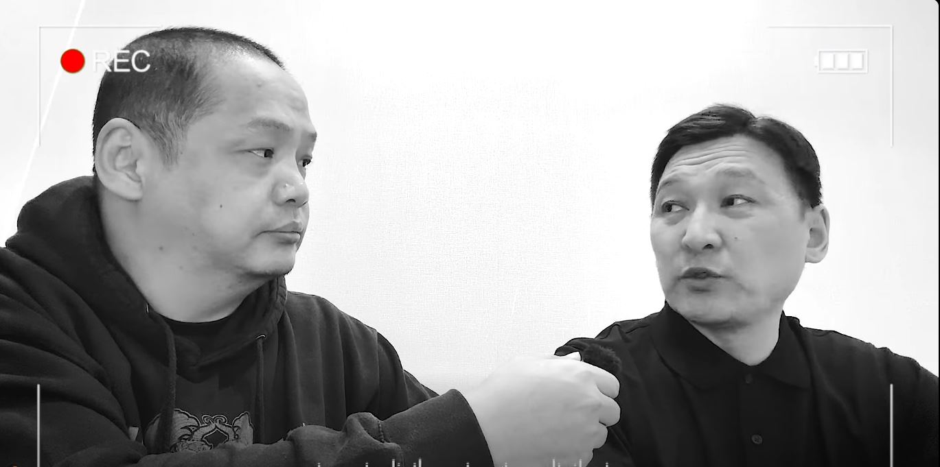 Т.УЛАМБАЯР: Б.ЭНХБАЯР МИНИЙ НАЙЗ Б.НЯМЖАВЫГ ДЭЭРЭМДСЭН