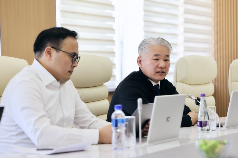 ХХААХҮ-ийн сайд Ц.Идэрбат, Сангийн яамны удирдлагуудыг хүлээн авч уулзлаа