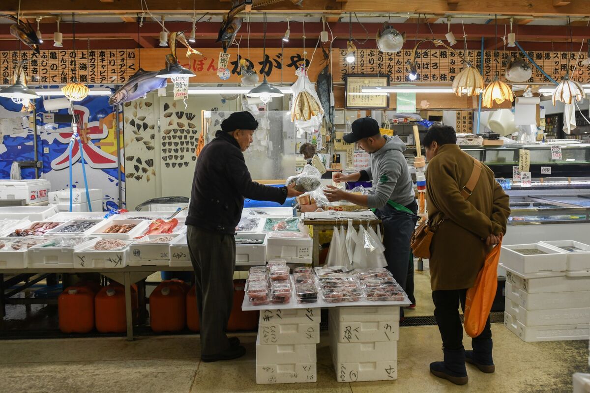 Японы өрхийн хэрэглээний зардал хүлээлтээс давж буурлаа