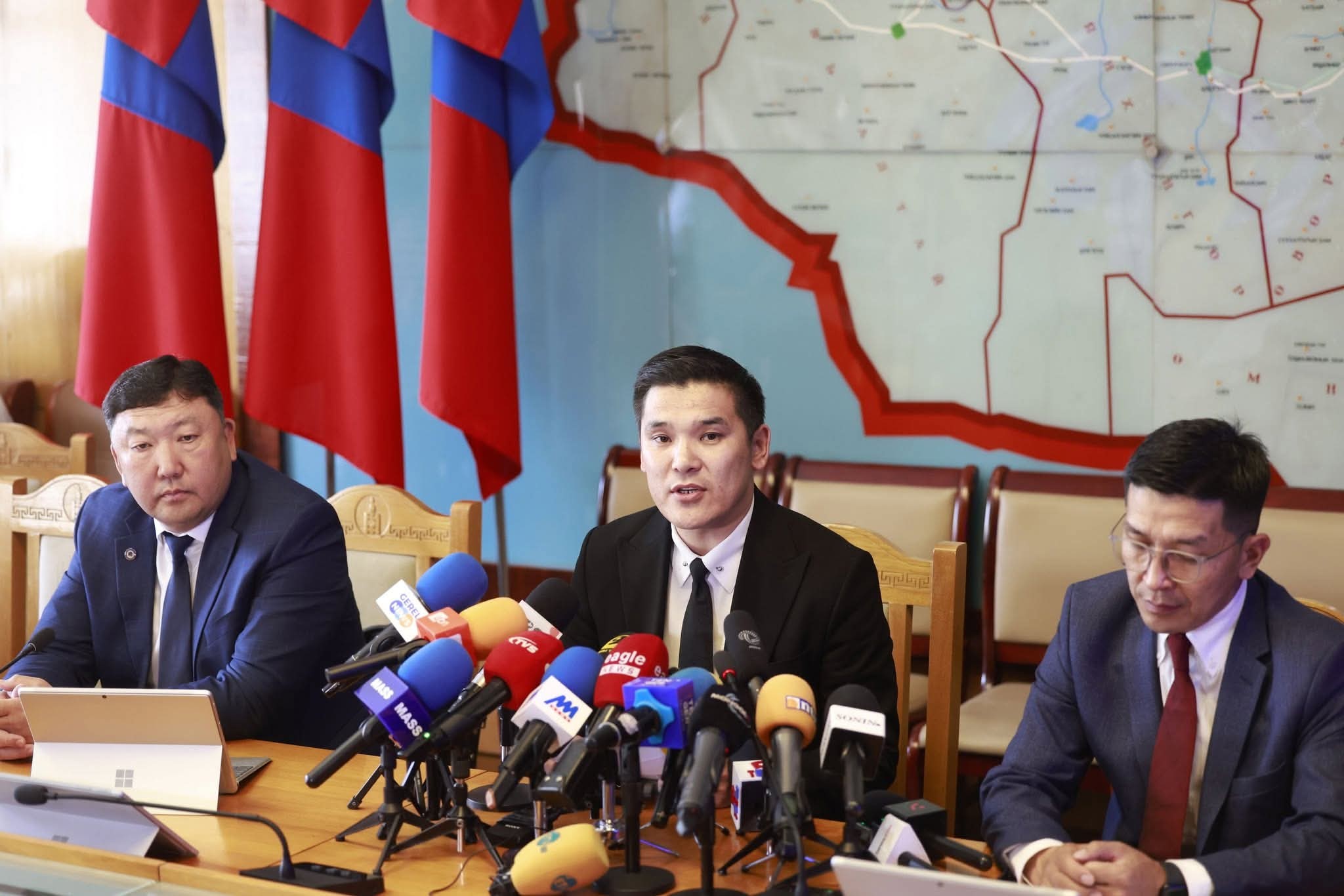 Соёл урлагийн газрын дарга асан Э.Цэнд-Аюушийг гэм буруугүй гэж үзжээ