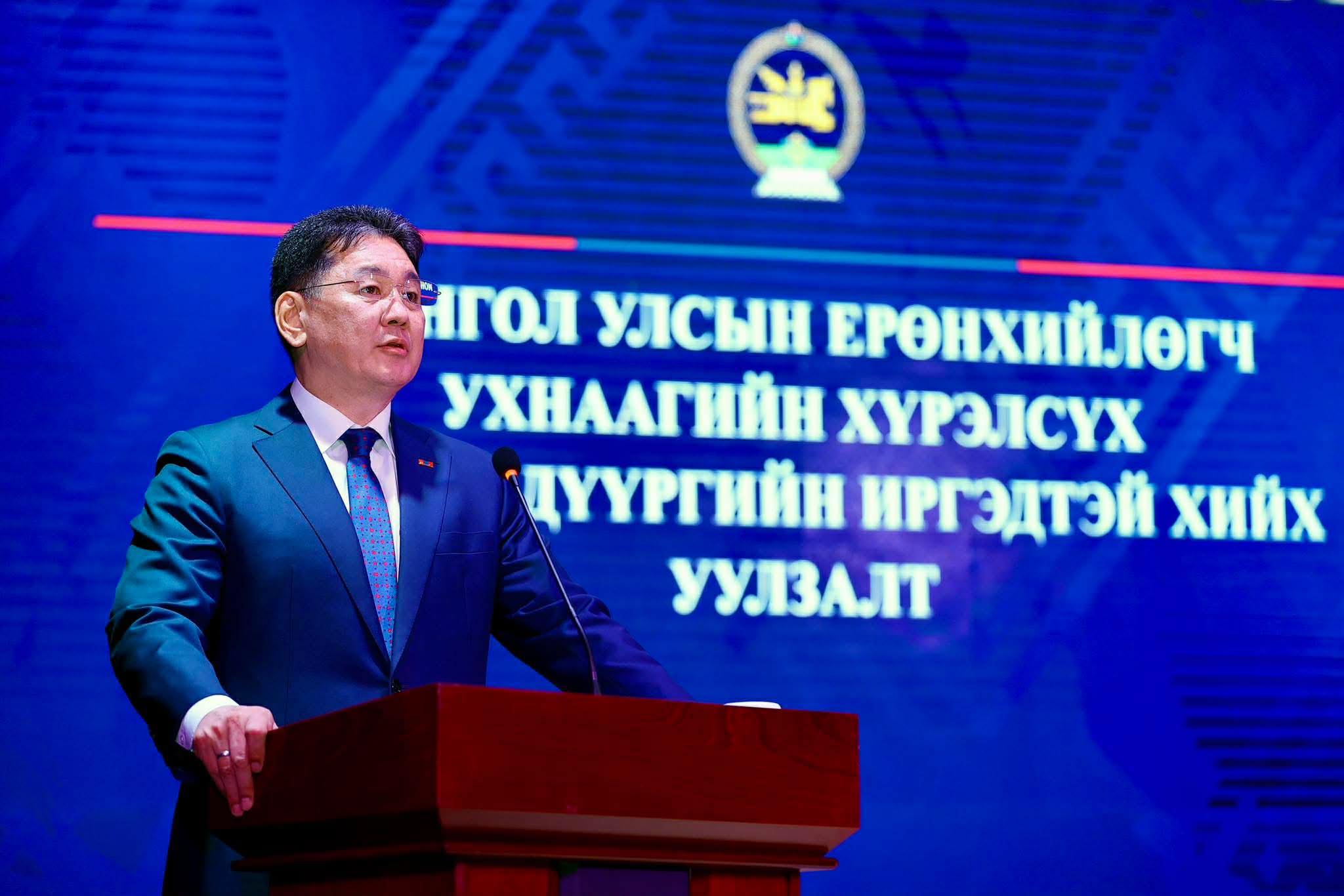 Ерөнхийлөгч У.Хүрэлсүх Налайх дүүрэгт ажиллажээ