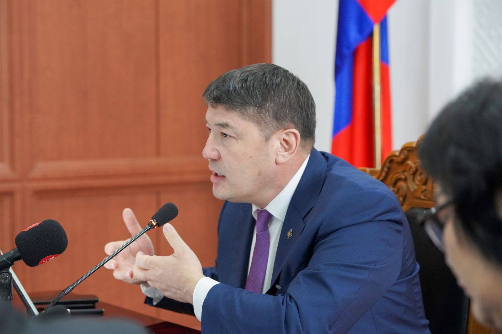 Т.Аубакир сайд тэтгэвэр нэмэхийг шаардсан ахмадуудын төлөөллийг хүлээн авч уулзжээ