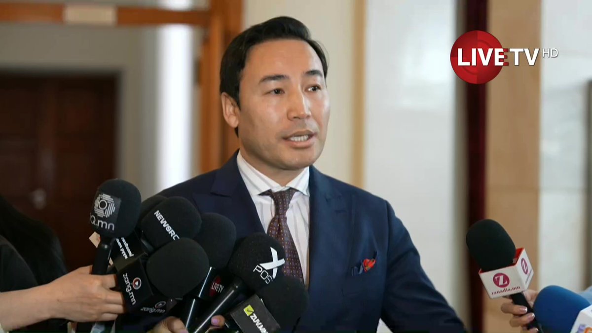 Eрөнхийлөгчийн санаачилсан УИХ-ын гишүүнд хариуцлага тооцож, эгүүлэн татах хуулийн талаар мэдээлэл өгч байна