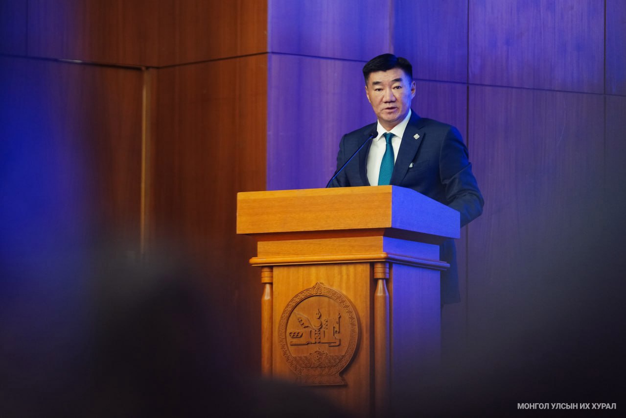 УИХ-ын дарга С.Бямбацогт Улсын Их Хурлын Тамгын газрын ажилтнууд, албан хаагчидтай уулзжээ