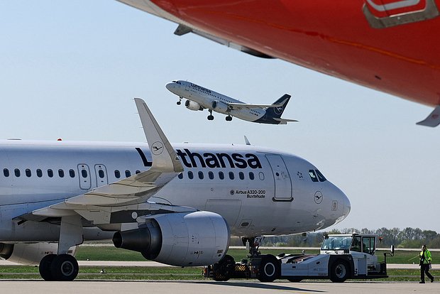 Шатахууны хомстолын улмаас Европын томоохон авиа компани олон мянган нислэгээ цуцаллаа